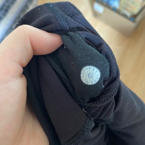 Black Lululemon leggings - Picture 3 of 3